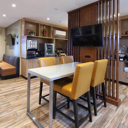 Towneplace Suites Tucson Casas Adobes Экстерьер фото
